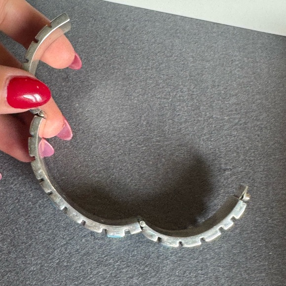 Vintage Sterling silver and turquoise hinged bracelet - Picture 14 of 15